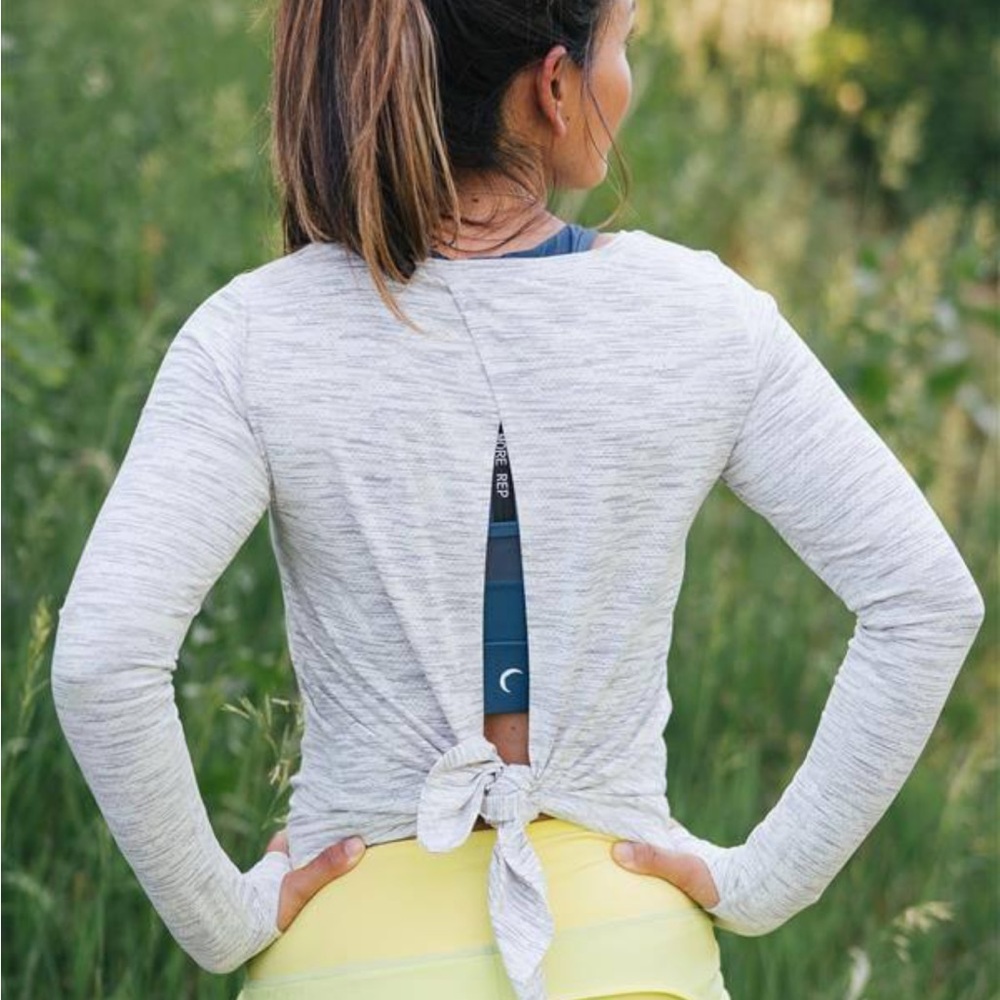 ZYIA Active- Long Sleeve, Ash-Space Dye Split Back- Size Small